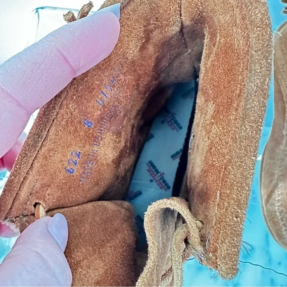 Minnetonka UO Brown Suede Ankle Moccasin Boot Size 8 Native Indian lace up shoe - Picture 10 of 12